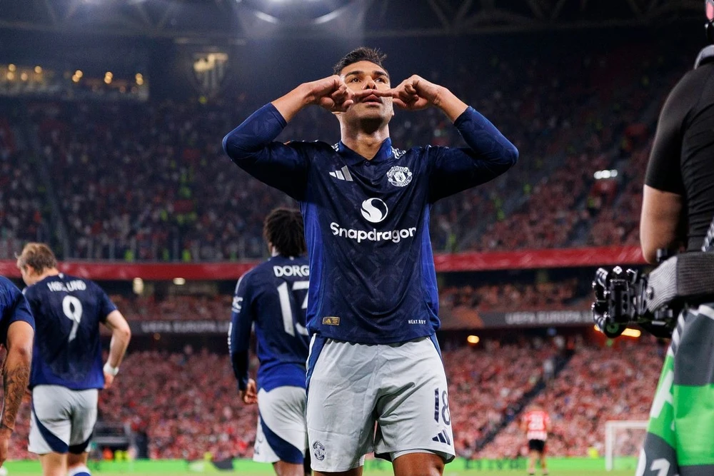 Casemiro sẽ được tăng lương bằng với Ronaldo trước đây nếu MU giành suất dự Champions League mùa tới