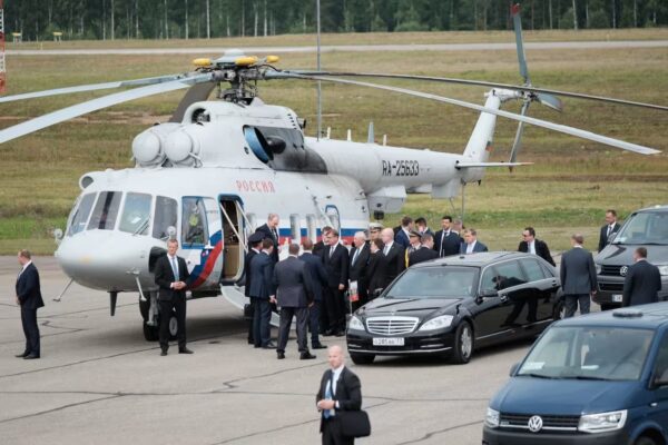Trực thăng chở ông Putin trong một chuyến thăm đến Phần Lan