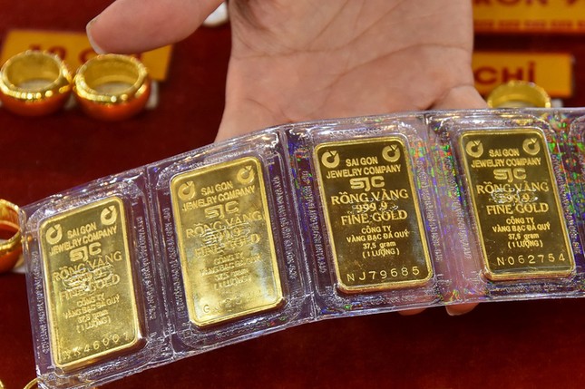 Giá vàng trong nước đang cao hơn đáng kể so với vàng thế giới