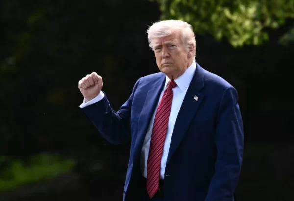 Tổng thống Donald Trump tại Bãi cỏ phía Nam Nhà Trắng ngày 23/5.