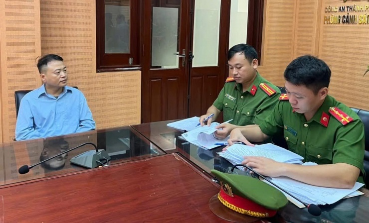 Bắt giam Shark Bình