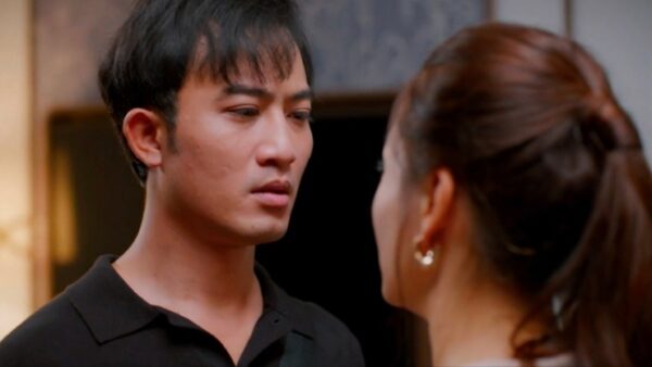 Diễn xuất và tạo hình của Phương Oanh bị nhận xét không phù hợp để đóng vai sinh viên.